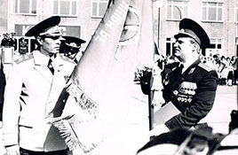 Вручение гвардейского Знамени, 1982.