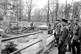 Захоронение советских воинов в Берлине.