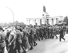 Советский мемориал в Тиргартене, август 1961 г.