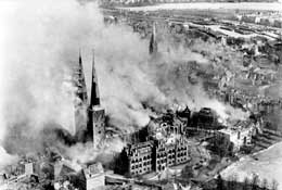 Любек после бомбардировки 29 марта 1942 г.
