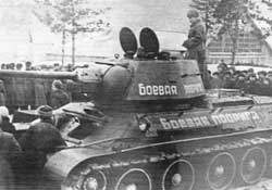 Митинг 8 марта 1943 г. на свердловском хлебомакаронном комбинате № 1. На снимке предположительно К. И. Байда.