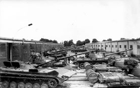 Берлин, 1983. Т-62 из состава 53 отб в парке боевых машин.(из архива В. В. Татаурова)
