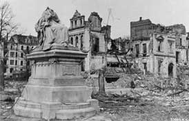 Кёльн после многочисленных бомбардировок.