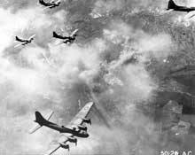 B-17 «Летающая крепость» совершают налет на Швейнфурт 17.08.1943 г.