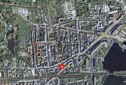 Предполагаемое место первичного захоронения на спутниковом снимке Потсдама (отмечено красным кругом).