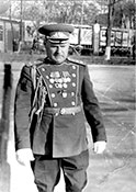 Командир 69 мсп полковник Ю П. Петкевич.